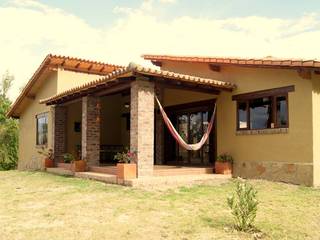 Casa de campo en Boyacá. Colombia, Diego De Castro Korgi. Arquitectura y Construcción Diego De Castro Korgi. Arquitectura y Construcción Casas de campo Ladrillos