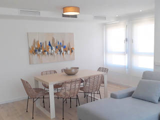 REFORMA VIVIENDA EN EDIFICIO, GESDICON SLU GESDICON SLU Mediterranean style living room