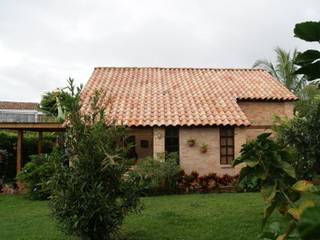 Casa de descanso en La Mesa. Cundinamarca, Diego De Castro Korgi. Arquitectura y Construcción Diego De Castro Korgi. Arquitectura y Construcción Заміський будинок