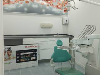 Proyecto y Ejecución Clínica Dental , ESTUDIO FRANCIA INTERIORISMO ESTUDIO FRANCIA INTERIORISMO 상업공간