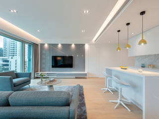 An All-White Open Living Space - The Legend, Hong Kong, Grande Interior Design Grande Interior Design Ruang Keluarga Minimalis Grey