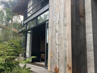 Valle de Bravo, FINE FLOORS FINE FLOORS Стены и пол в рустикальном стиле Твердая древесина Многоцветный