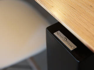 M-Pex Tischplatte auf Abgesetzten Kufen, NovoFerro Designmöbelmanufaktur NovoFerro Designmöbelmanufaktur Moderne Esszimmer Holz Holznachbildung