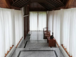 Sabari Hill Side, Coonoor, Benny Kuriakose Benny Kuriakose Asian style corridor, hallway & stairs