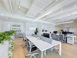 An All-White Minimalism - Hong Kong, Grande Interior Design Grande Interior Design Комерційні приміщення