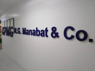 Construction of KPMG office - Sky Builders Construction Iloilo, Sky Builders Construction Sky Builders Construction Escritórios modernos MDF