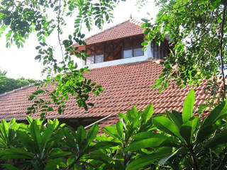 Pyramid House, Benny Kuriakose Benny Kuriakose Casas de estilo asiático