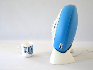 Lampe bleue design vintage upcycling Calor Congo, ArtJL ArtJL モダンデザインの リビング 鉄/鋼