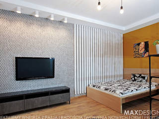 Filmowe mieszkanie pod wynajem, MAXDESIGNER MAXDESIGNER Living room Wood Wood effect