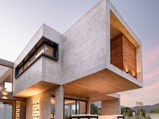 Casa PM, Mora & Hughes arquitectos Mora & Hughes arquitectos Single family home Concrete