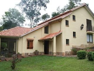 Casa de campo en La Vega, Cundinamarca, Diego De Castro Korgi. Arquitectura y Construcción Diego De Castro Korgi. Arquitectura y Construcción Заміський будинок