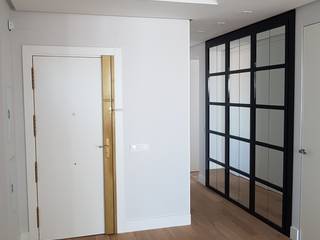 ATICO EN EL CENTRO DE MADRID, TAP-INTERIUS TAP-INTERIUS Modern style doors