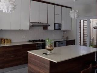 KITCHEN ISLANDS BY EUROPEAN CARPENTER, The European Carpenter The European Carpenter Dapur Modern