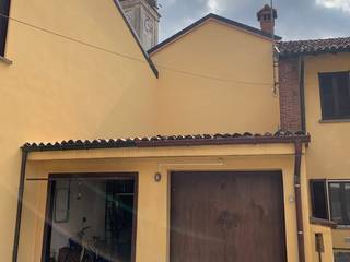 Rifacimento facciate esterne a Robecco sul Naviglio, C.M.E. srl C.M.E. srl Casas estilo moderno: ideas, arquitectura e imágenes