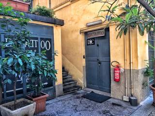 Un Tattoo Shop dallo stile gotico, Giorgio Gravina Giorgio Gravina Commercial spaces