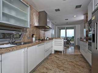 Construcción Casa en Gava Mar, Reformas Sarria Pedralbes Reformas Sarria Pedralbes Built-in kitchens