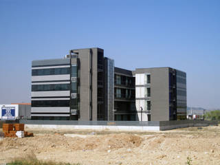 EDIFICIO DE OFICINAS, CONSTRUCCIONES HERGAF S.A. CONSTRUCCIONES HERGAF S.A. Estudios y oficinas industriales