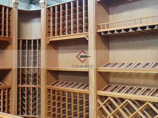 Classical private reserve wine cellar made from solid wood, CieMatic CieMatic Bodegas clásicas