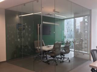 Habilitacion oficinas, v soluciones spa v soluciones spa Modern style study/office Glass