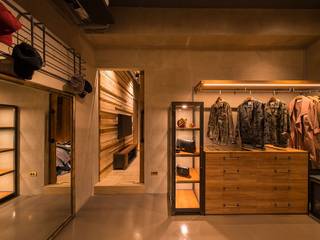 工業風居家設計, 銳龍工藝設計 銳龍工藝設計 Industrial style dressing rooms Wood Wood effect