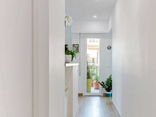 Casa m63, Caleidoscopio Architettura Caleidoscopio Architettura Modern corridor, hallway & stairs White