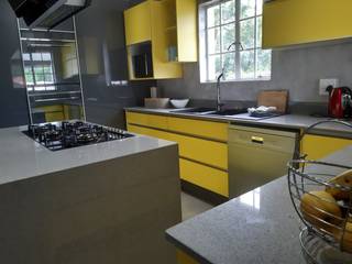 Modern Yellow Kitchen with Gola Handle System, Stylish Kitchens Stylish Kitchens Nhà bếp phong cách hiện đại