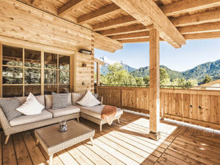 Massivholzhaus Kitzbühel, Chiemgauer Holzhaus Chiemgauer Holzhaus Balcón Madera Acabado en madera