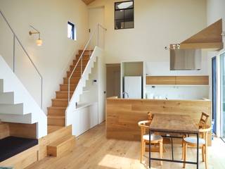 House in Mutsuzaki, Mimasis Design／ミメイシス デザイン Mimasis Design／ミメイシス デザイン Escadas