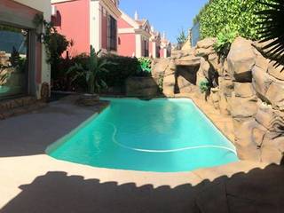 Creación de paisaje para entorno de piscina, las dos flores jardineria las dos flores jardineria Piscinas de jardín