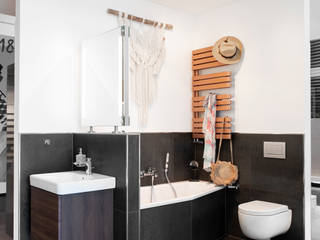 RAUMWUNDER - Kompaktes Badezimmer ohne Kompromisse , Henrich Baustoffzentrum Henrich Baustoffzentrum Modern bathroom Tiles