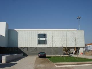 Hotel Altis Belém - Fachada Silicon Glazing, Pentagonal Pentagonal Paredes y pisos de estilo moderno