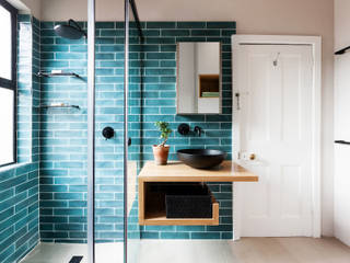 RESCUE AND REFURB, Solving Spaces Solving Spaces Rustic style bathroom