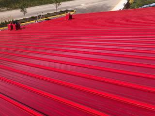 Telhado Zipado Rhinno Red, R&A CARPINTARIA R&A CARPINTARIA Hipped roof Aluminium/Zinc