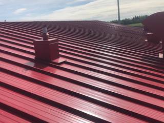 Telhado Zipado Rhinno Red, R&A CARPINTARIA R&A CARPINTARIA Hipped roof Aluminium/Zinc