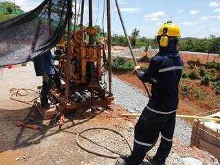 INSTRUMENTACIÓN Y AUSCULTACIÓN GEOTÉCNICA EN DIQUES DE RELAVE, INGENIERÍA Y CONSTRUCCIONES JANAVI INGENIERÍA Y CONSTRUCCIONES JANAVI