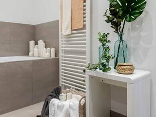 Modern Living, Cornelia Augustin Home Staging Cornelia Augustin Home Staging Modern bathroom