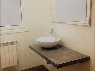 Reforma apartamento en Vigo, ARDEIN SOLUCIONES S.L. ARDEIN SOLUCIONES S.L. Modern Bathroom Ceramic White