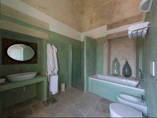 tonachino in cocciopesto, CasaSana CasaSana Mediterranean style bathroom