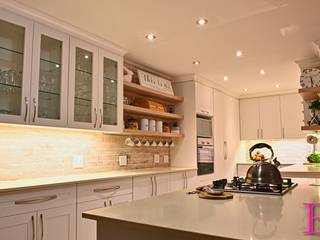 White & Neutral Shaker Style Kitchen, Ergo Designer Kitchens & Cabinetry Ergo Designer Kitchens & Cabinetry Built-in kitchens MDF