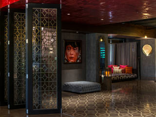 Private Party Space, Rakeshh Jeswaani Interior Architects Rakeshh Jeswaani Interior Architects Eclectic style living room