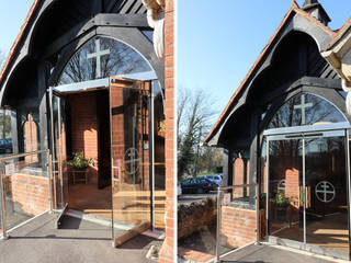 Glass porch both functional and beautiful , Ion Glass Ion Glass مساحات تجارية زجاج