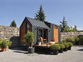 Mooble House MO.1 Mobil Tiny House, Mooble House Mooble House Scandinavian style living room Iron/Steel