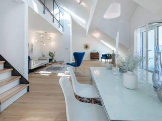 Großzügige Penthouse-Maisonette, Cornelia Augustin Home Staging Cornelia Augustin Home Staging Modern living room