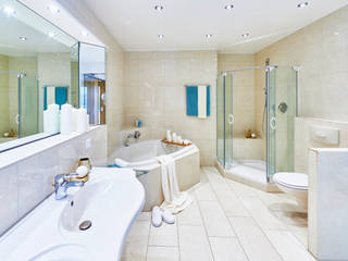 Lichtdurchflutete Atmosphäre, Cornelia Augustin Home Staging Cornelia Augustin Home Staging Modern Bathroom