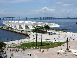 Plaza Mauá y frente marítimo de Rio de Janeiro, Soler Valiente Arquitectes Soler Valiente Arquitectes モダンな庭