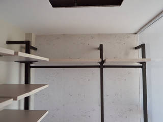 raumplus в интерьере квартиры, гардеробная UNO, Raumplus Raumplus Minimalist dressing room Aluminium/Zinc