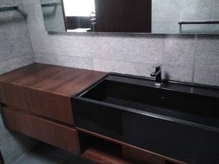 Muebles bajo labavos, SerchPorter SerchPorter Bagno moderno Legno massello Variopinto