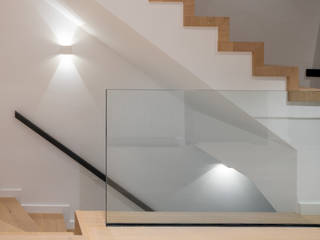 CASA ESPLUGUES, Ingrid Matheu Studio Ingrid Matheu Studio Modern corridor, hallway & stairs