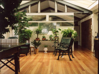 RECUPERO SOTTOTETTO A MILANO, Arch+ Studio Arch+ Studio Colonial style living room Wood Green