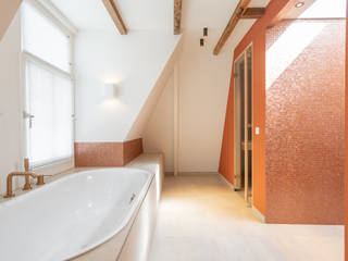 loft zolder haarlem, ÈMCÉ interior architecture ÈMCÉ interior architecture Modern Bathroom